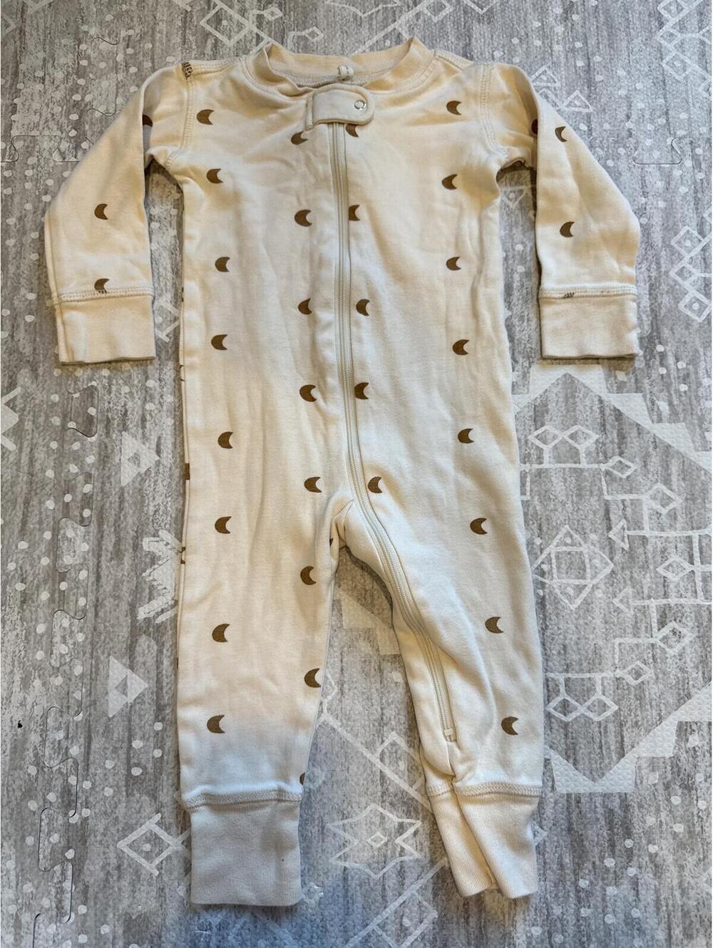 Quincy Mae Cream Moon Print Baby Sleeper 12-18M